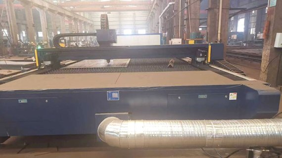 V 8025 Laser cutting machine x 2