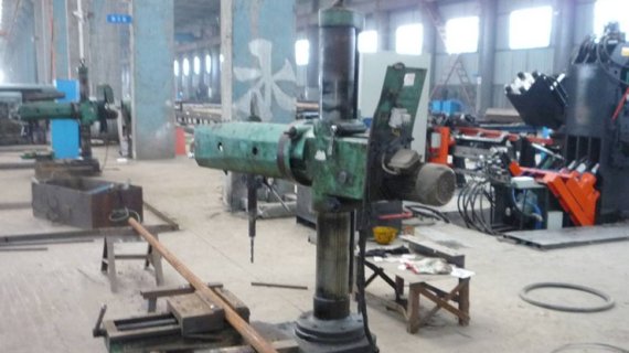 Z3132 universal radial drilling machine
